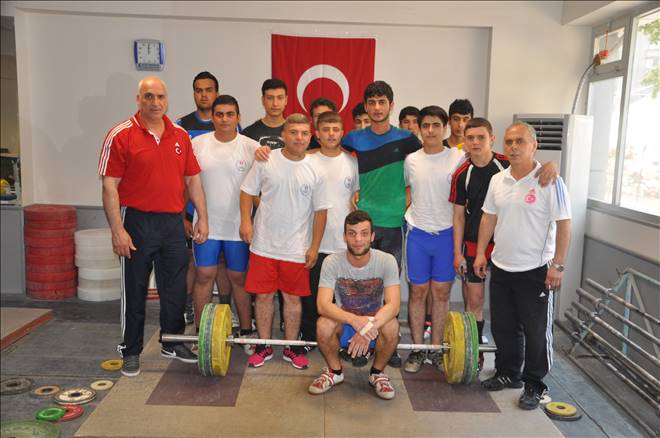 Gençlik Kupası Halter Müsabakaları   Adana
