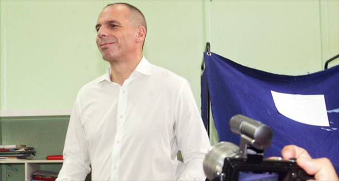 Yunanistan Maliye Bakanı Yanis Varoufakis İstifa etti