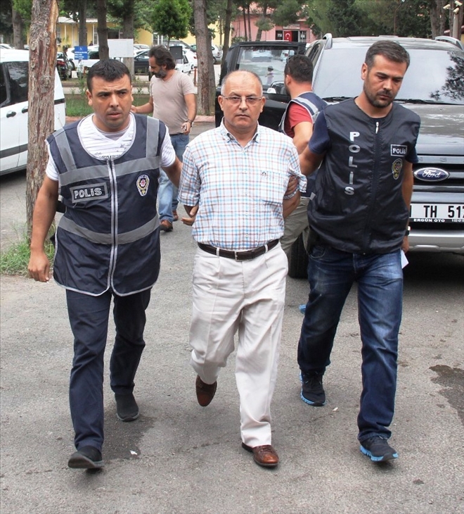 Adana´da eski Emniyet Müdürü Mehmet Avcı ile 31 polis gözaltına alındı