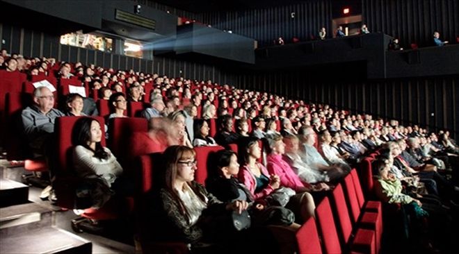 Sinema salonlarında yerli film furyası