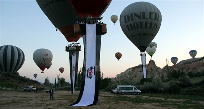 Kapadokya´da balonlar Beşiktaş için