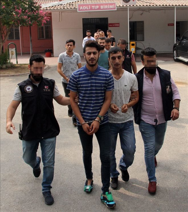Adana´da PKK operasyonunda gözaltına alınan 23 kişi adliyeye sevk edildi 