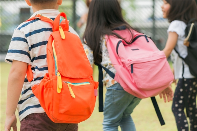 Ağır okul çantaları çocukların sağlığını tehlikeye atıyor 