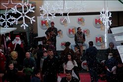 “Yılbaşı Festivali” M1 Merkez AVM´de Kar yağışı ile başladı !.. 