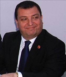 AKP’den İstifa -AKP Karaisalı Belediye Meclis Üyesi Abdulcelil Sak, Partisi’nden İstifa Etti