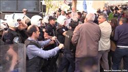 DİYARBAKIR´DA GÖZALTI GERGİNLİĞİ