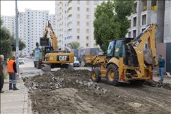 YÜREĞİR´DE YOL YAPI