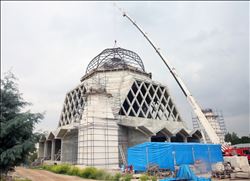 ÇÜ 57. ALAY ŞEHİTLERİ CAMİİ´NİN KUBBESİ YERİNE YERLEŞTİRİLDİ