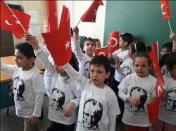 MİNİK ÖĞRENCİLER ‘ÇANAKKALE ZAFERİ´Nİ KUTLADI.
