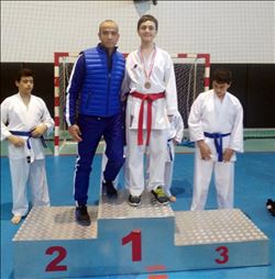 ADANA KARATE ŞAMPİYONU ERKAN KOLEJİ´NDEN 