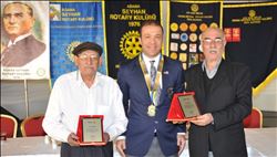 KÖŞKER İLE  KALAY USTASINA  SEYHAN ROTARY KULÜBÜNDEN MESLEK HİZMET ÖDÜLÜ