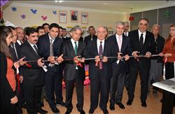 DİŞ HEKİMİNDEN MEZUN OLDUĞU OKULA KÜTÜPHANE