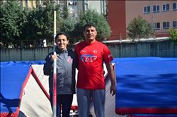  DEMET PARLAK 15 GÜNDE 4 REKOR KIRDI