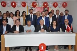 İZMİR´DE CHP´DEN 1 MİLYON KATILIM HEDEFLİ 23 NİSAN KUTLAMASI