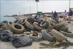  LİMAN VE SAHİLLER TEMİZLENİYOR