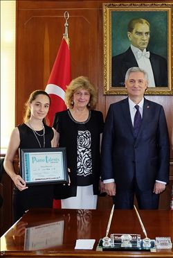 ÇÜ DEVLET KONSERVATUVARI ÖĞRENCİLERİNİN ULUSLAR ARASI BAŞARILARI      