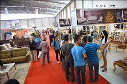 MOBİLYA FUARINA ZİYARETÇİ AKINI
