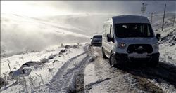 ARDAHAN´DA KAR YOLLARI KAPATTI