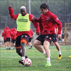 Adanaspor Balıkesir maçına İzmir´de hazırlanıyor