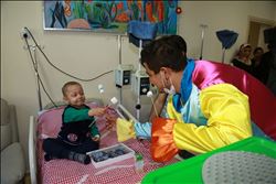  Lösemili çocuklara eğlence