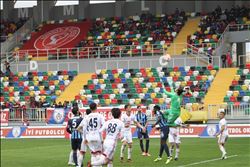 DEMİRSPOR 1 PUAN ALMAYI BAŞARDI