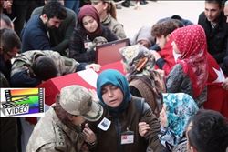 Ailesi topluca şehidin tabutuna sarılarak vedalaştı 