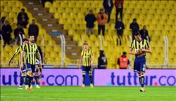 FENERBAHÇE 4 SEZON SONRA EVİNDE 3 GOLLÜ YENİLGİ ALDI