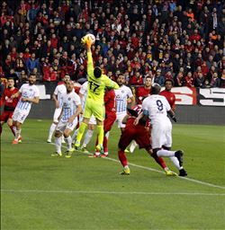 ADANA DEMİRSPOR, ZORLU ESKİŞEHİR DEPLASMANINDA GÜLDÜ