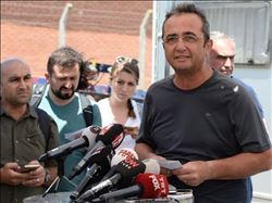    “ADALET, ADLİYE´DE ARANIR DİYENLER, DEMOKRASİYİ SOKAKTA ARAYACAKLAR”