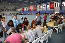 ÇUKUROVA ÜNİVERSİTESİ´NDE İLK KAYIT HEYECANI