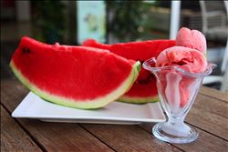 Tatlıcı Köse´den  karpuzlu dondurma 