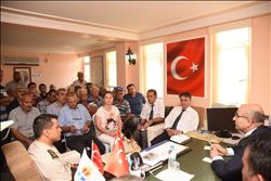 DEMİRTAŞ, SARIÇAM İLÇESİ´NDE MUHTAR VE VATANDAŞLARLA BULUŞTU