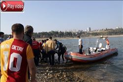  Göle giren 3 arkadaştan biri boğuldu  