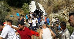 ANTALYA´DA TUR MİNİBÜSÜ KAZASINDA 4 ÖLÜ