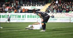 ADANA DEMİRSPOR GİRESUN´DA 3 PUANLA DÖNÜYOR AMA...