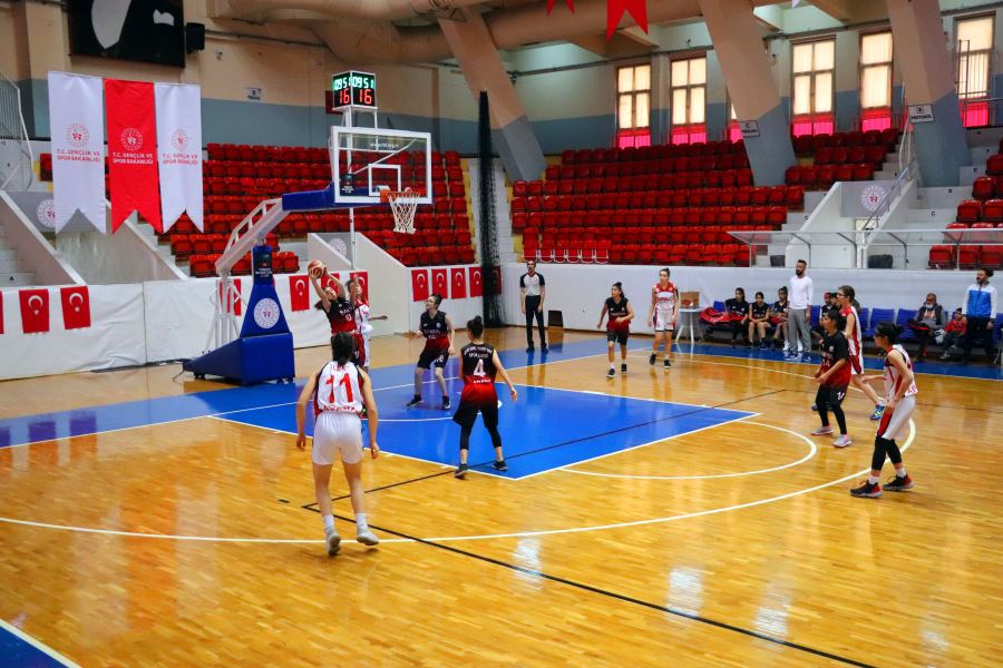 “Adana’da Okul Sporları İçin Start Verildi”