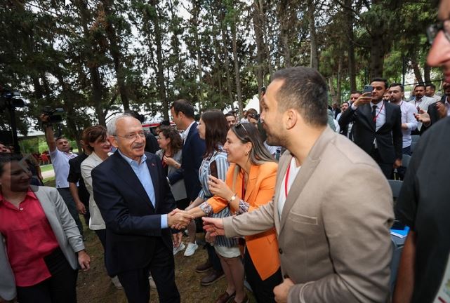 Kılıçdaroğlu, CHP Gençlik Kolları İl Başkanları Toplantısına Katıldı